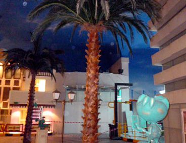 Artifical palm tree at kidzania