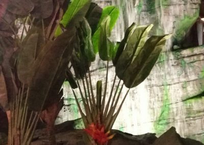 IMG-Marvel-Theme-Park-Artificial-Plants-Bird-of-Paradise Dubai