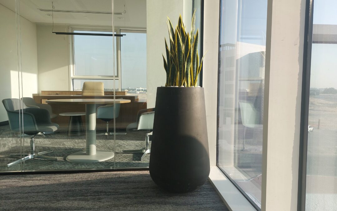 Smart Customized Plant Pots & Artificial Plants I EREC 43
